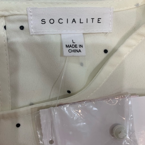 Socialite white/blk Tie Front Blouse - Picture 6 of 6